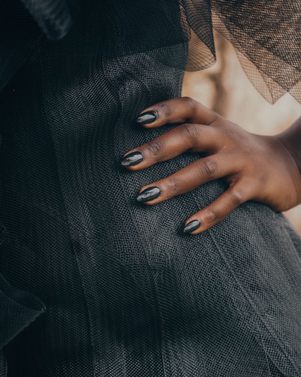 Short black square manicure