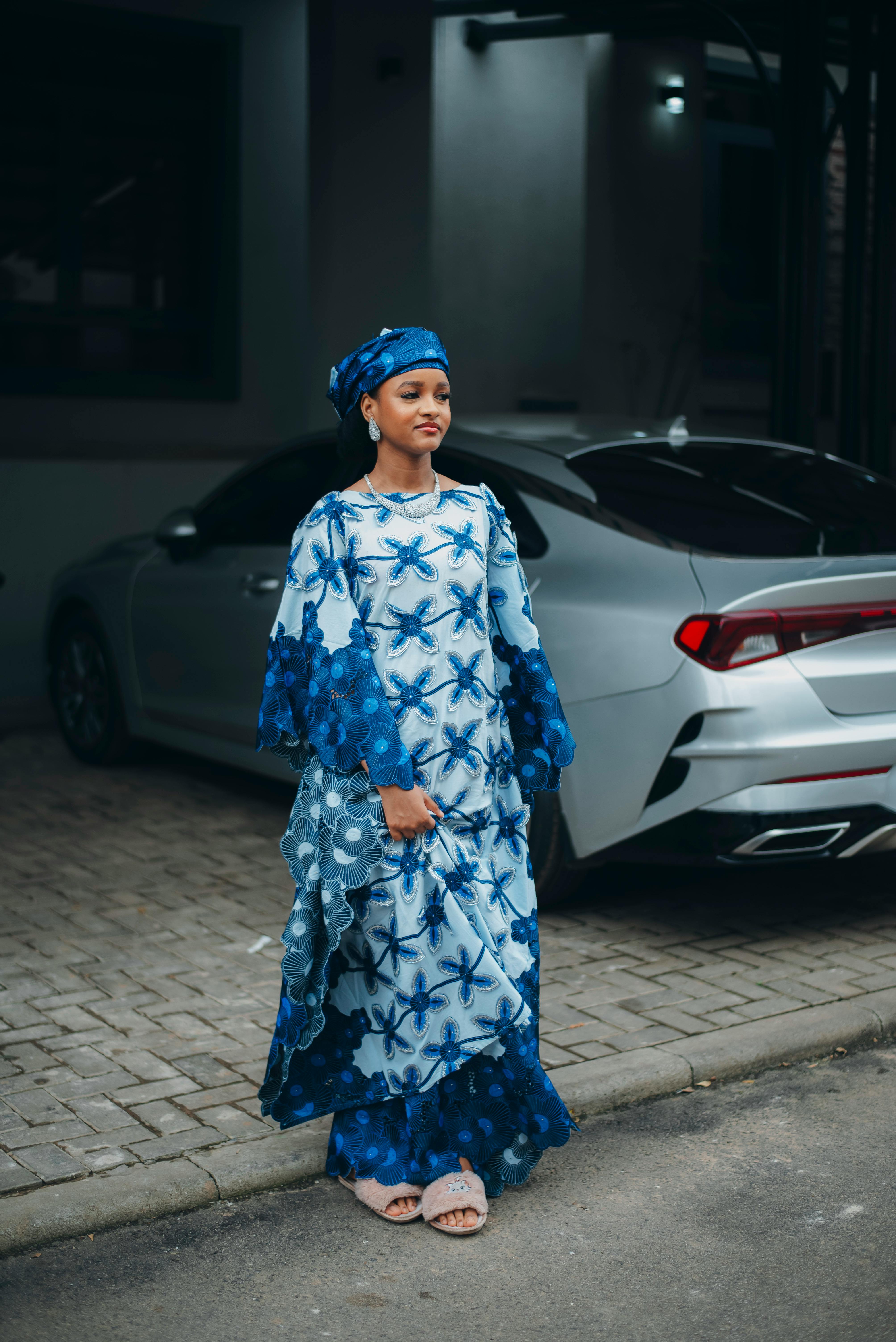 elegant nigerian lady in traditional dress