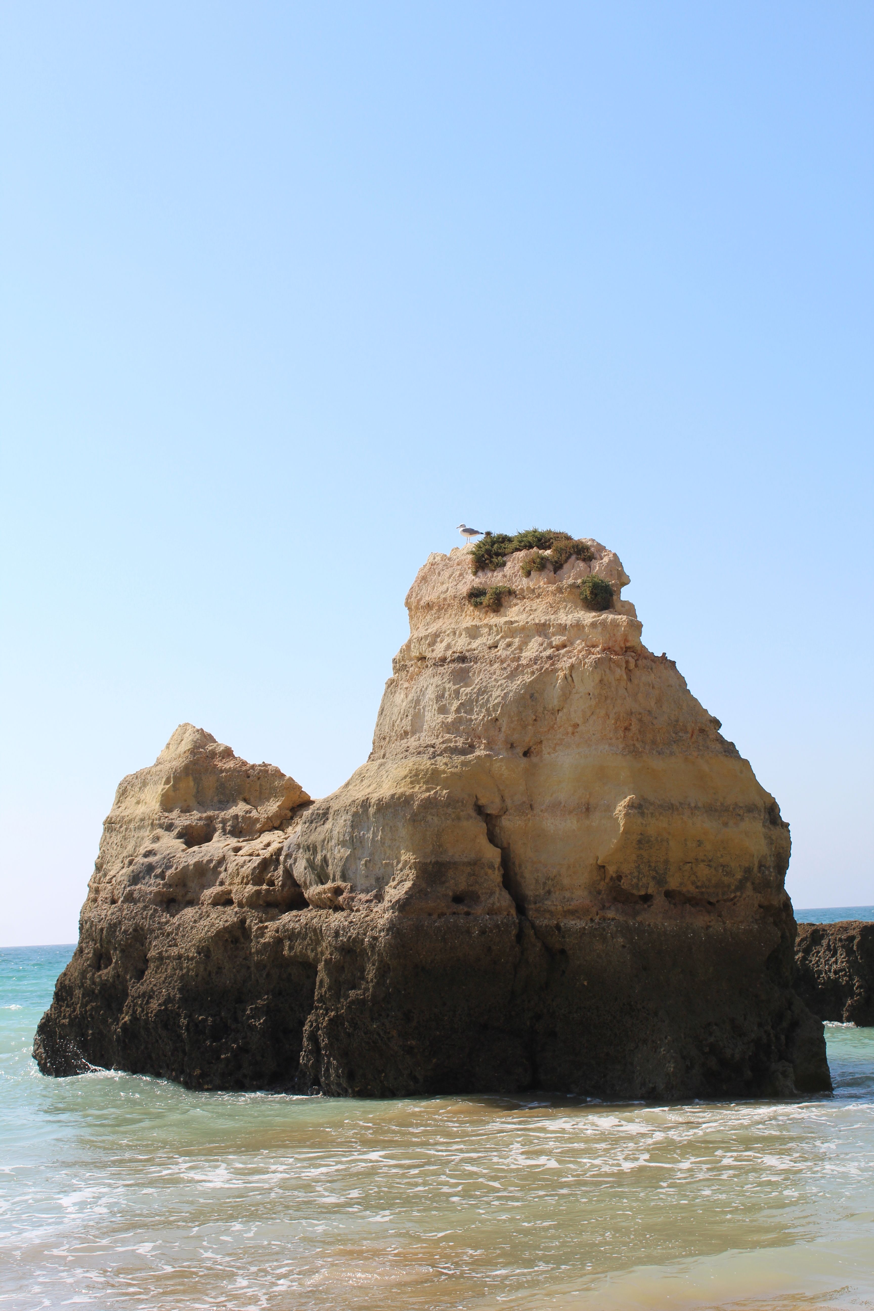 Majestuosa Formación Rocosa Costera Del Algarve · Foto de stock gratuita