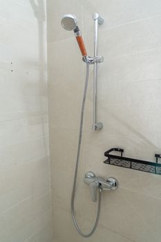Perfil de Borracha para Box de Banheiro: Tipos, Medidas e Como Instalar - imagem 1