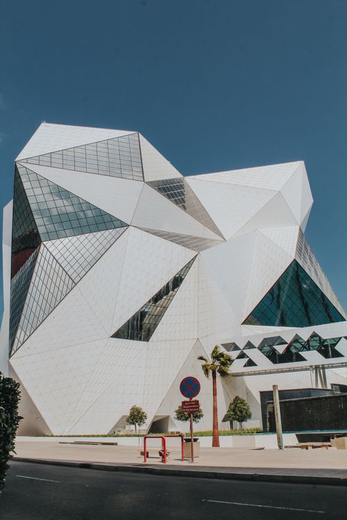 Modern Geometric Building in Abu Dhabi · Free Stock Photo