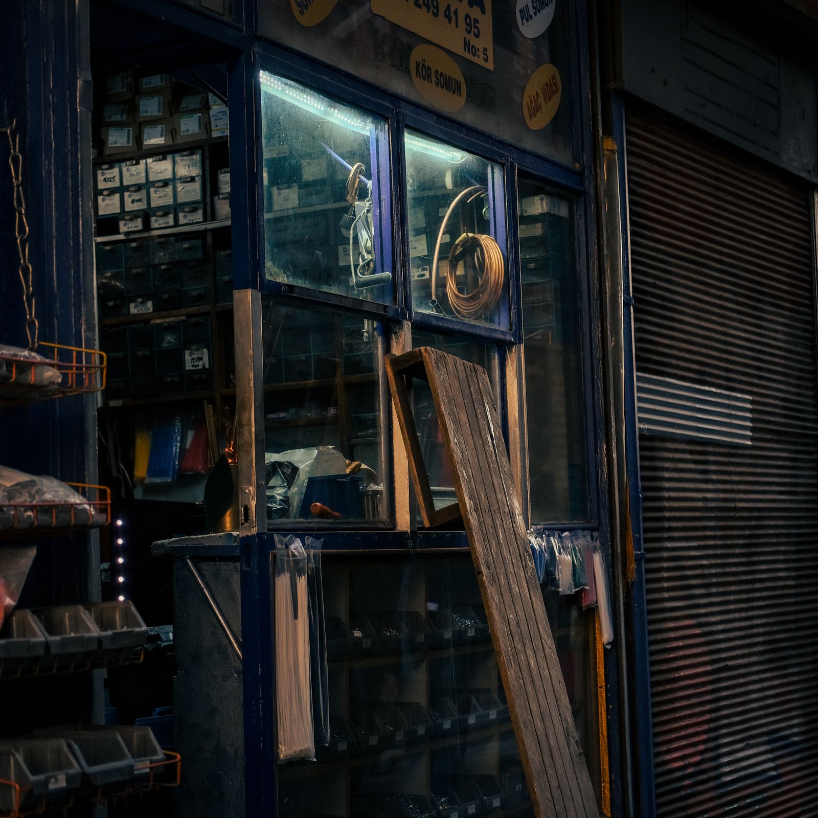 Mesas e Portas Comercio e Servicos