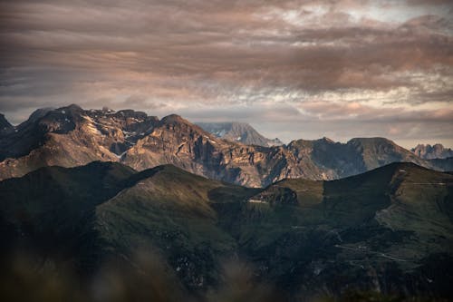 Fotografie Des Berges Aus Der Vogelperspektive