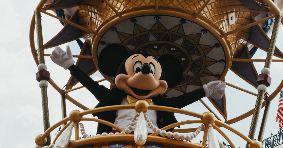 Disney y TikTok llegan a un acuerdo para que creadores hagan videos con sus famosos personajes Disney y TikTok llegan a un acuerdo para que creadores hagan videos con sus famosos personajes