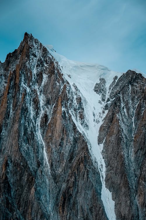 бело коричневая гора фото