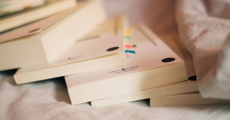 Combien de tomes compte Le Trône de fer (Game of Thrones) ?