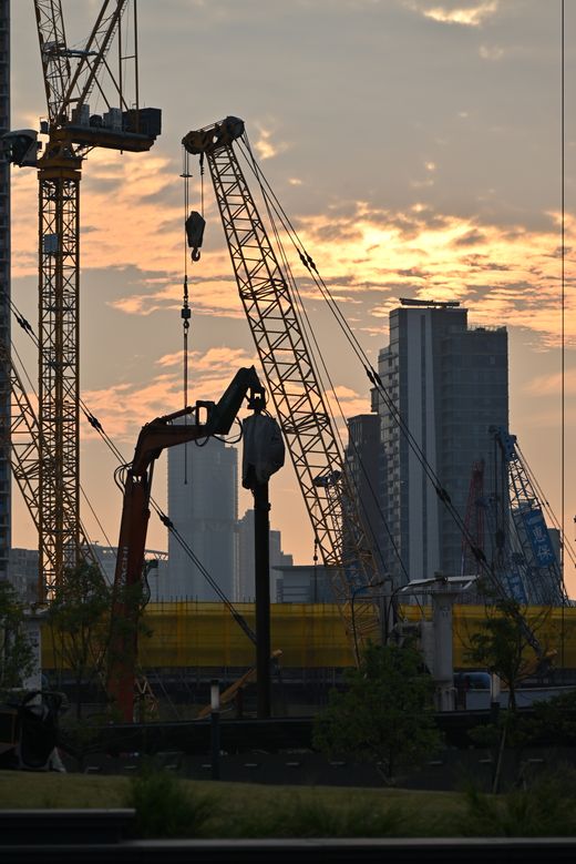 Fixed-Price Contract or Not? Build-Cost Escalation and Builder Insolvency Risk in Your SA Feasibility