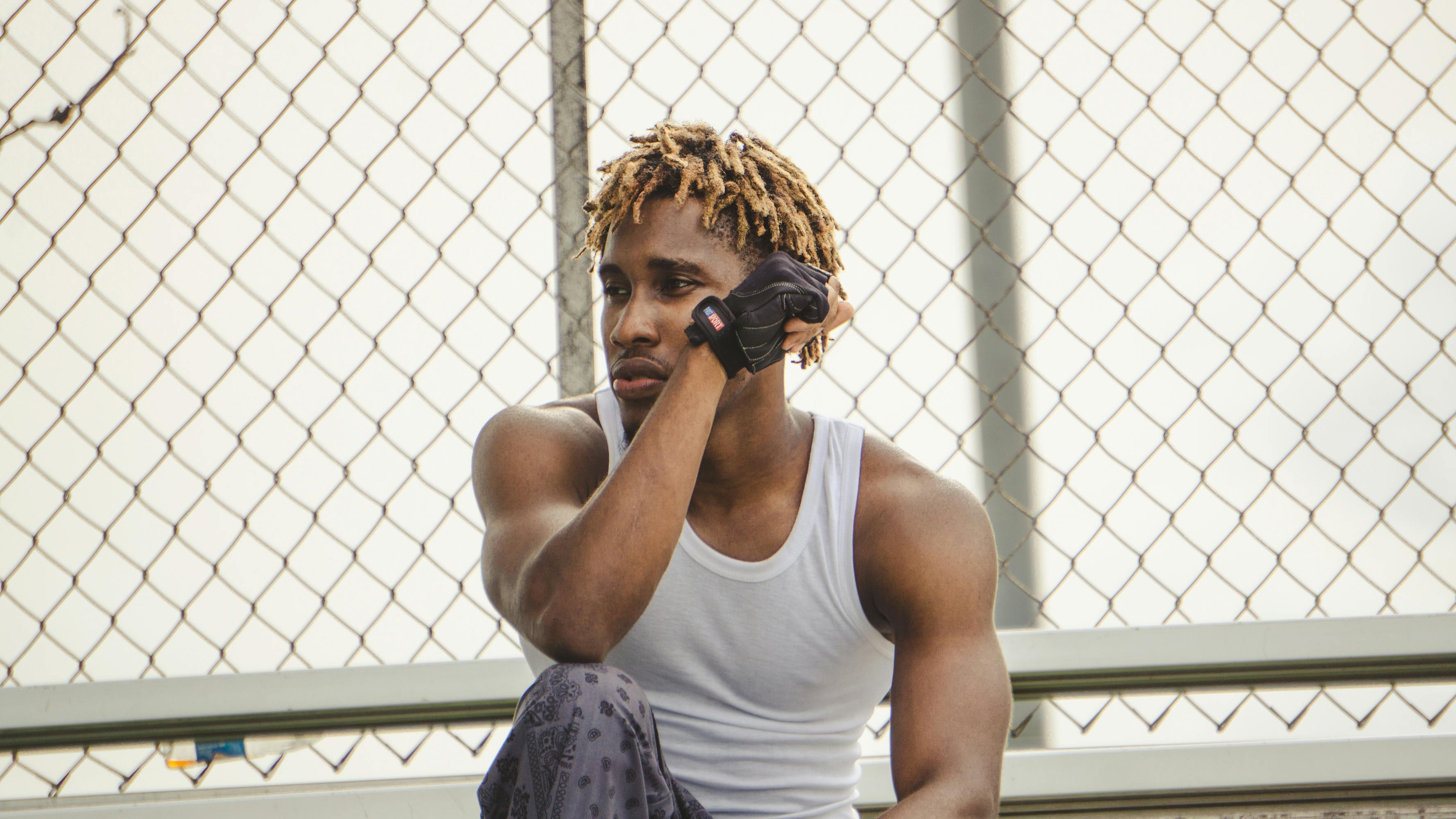 How Rap Reviews Shape Music Discovery in the Streaming Era — Photo by Foto Friday on Pexels