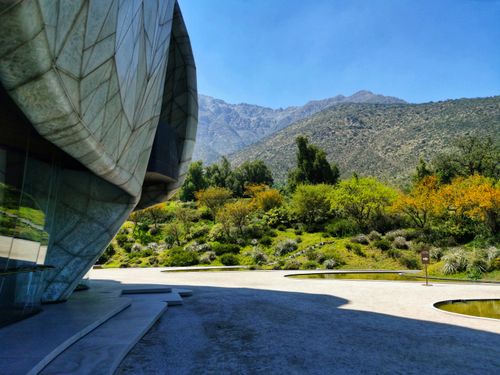 Free Striking modern architecture set against Chile's Peñalolén natural backdrop. Stock Photo