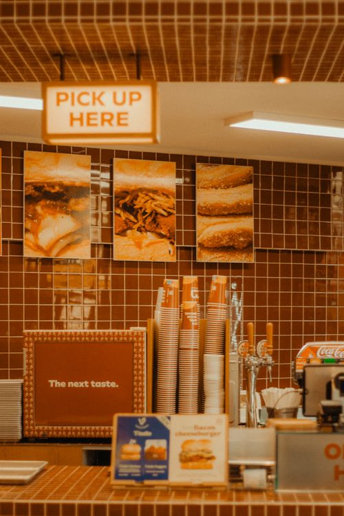 Emberwell counter — photo by Giuseppe Macri on Pexels