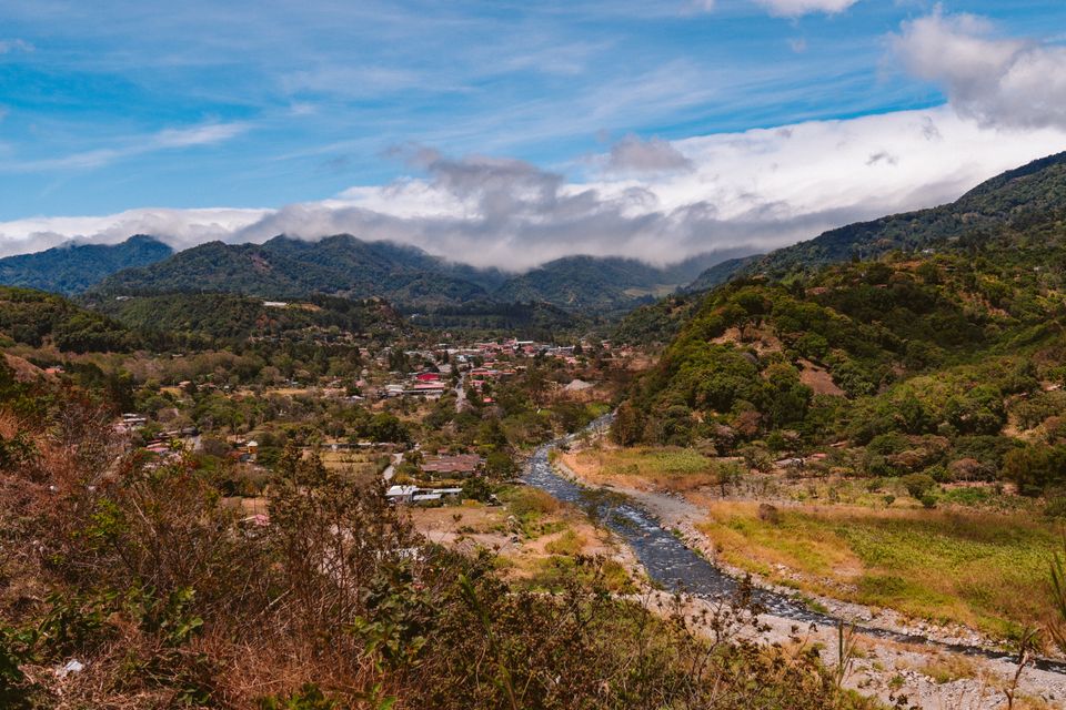 Vista del Valle de Boquete desde las fincas cafetaleras de las laderas del Barú