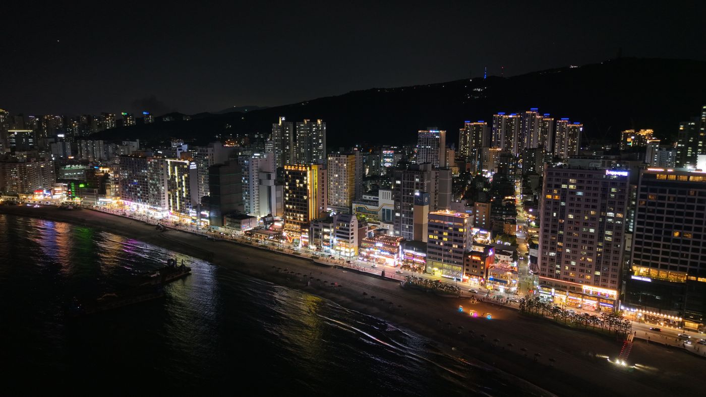 부산 해안 도심 야경 스카이라인