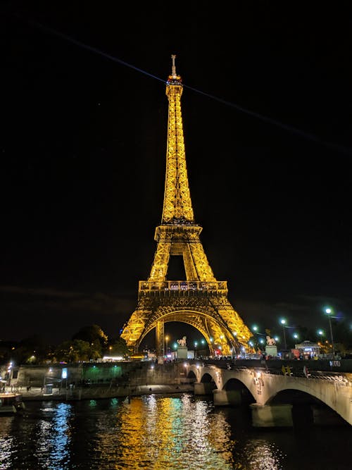 무료 낮 동안 에펠 탑의 사진 스톡 사진