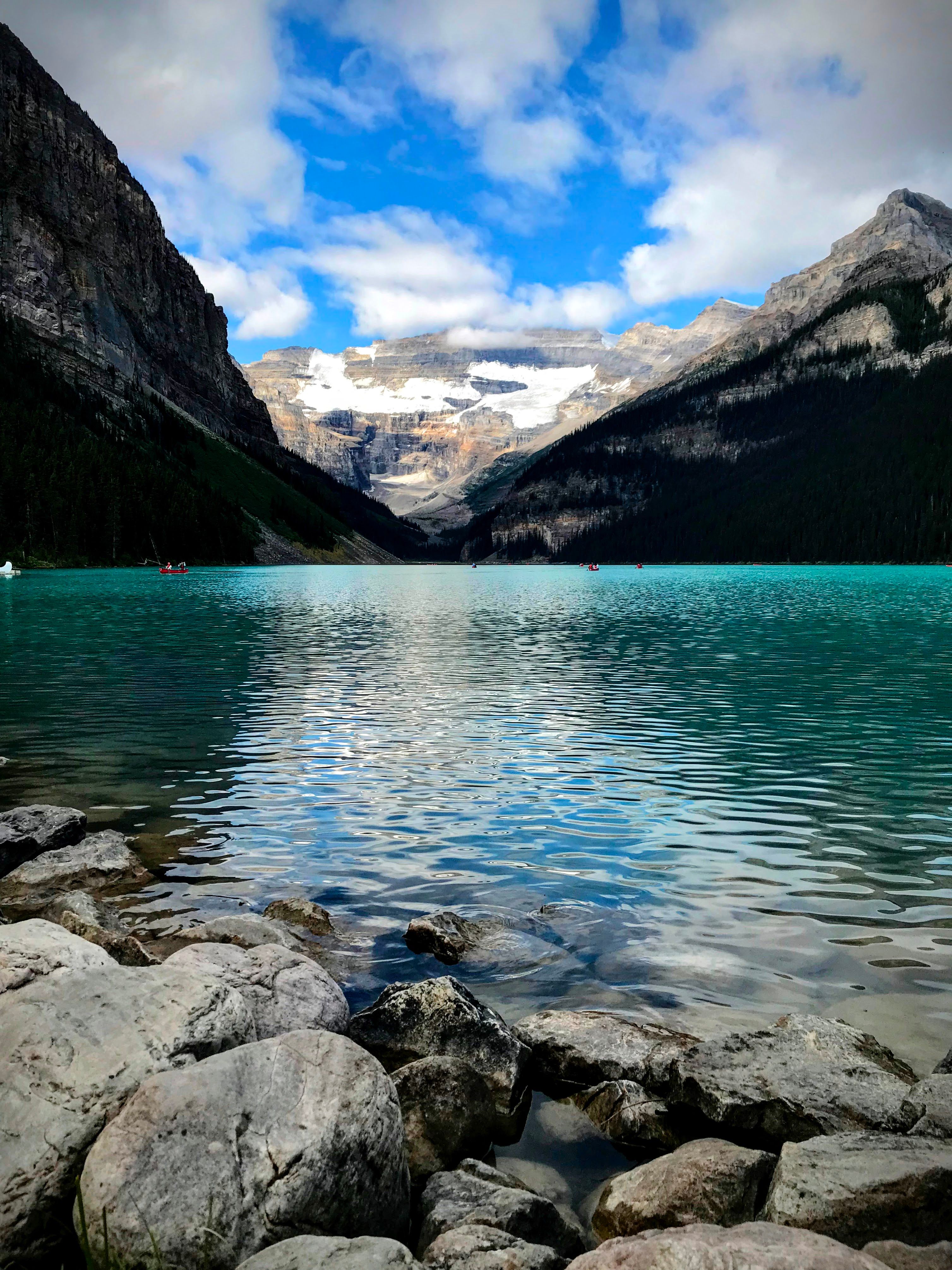 Scenic Lake Louise in Banff National Park · Free Stock Photo