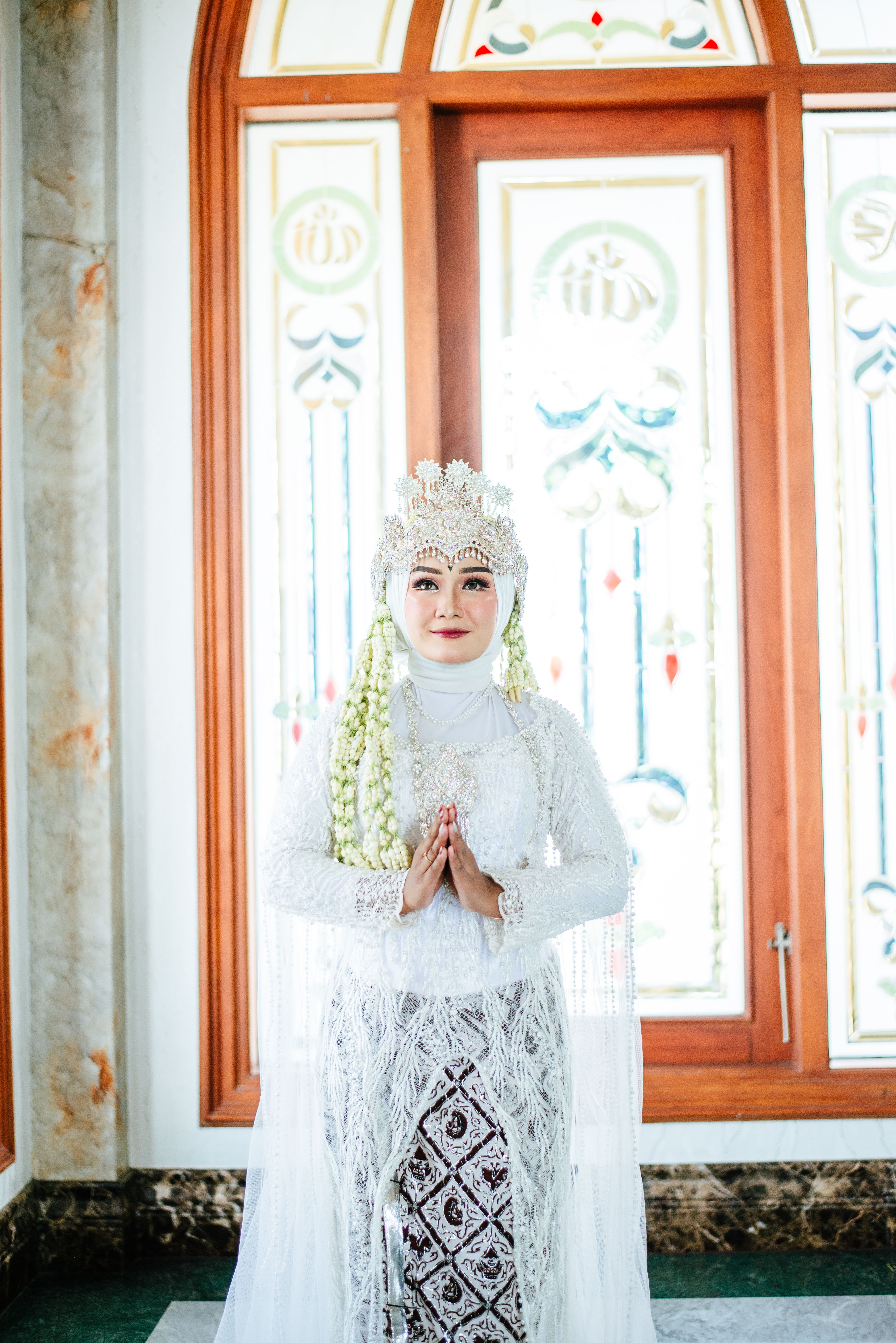 Elegant Traditional Javanese Bridal Portrait · Free Stock Photo