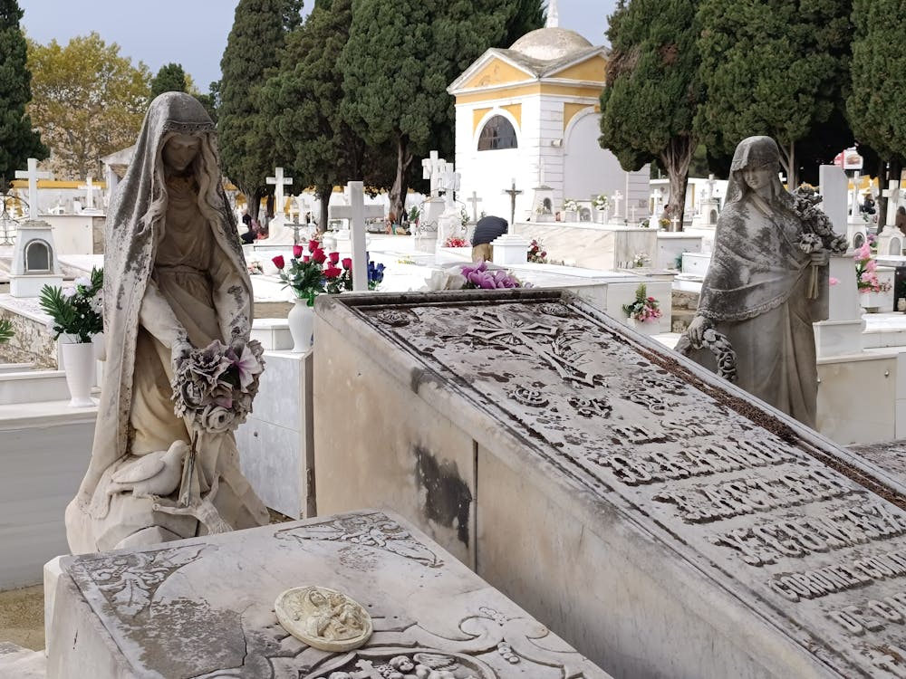 paseo por las calles del cementerio de El Puerto de Santa María en el día de todos los santos | fotografía 3