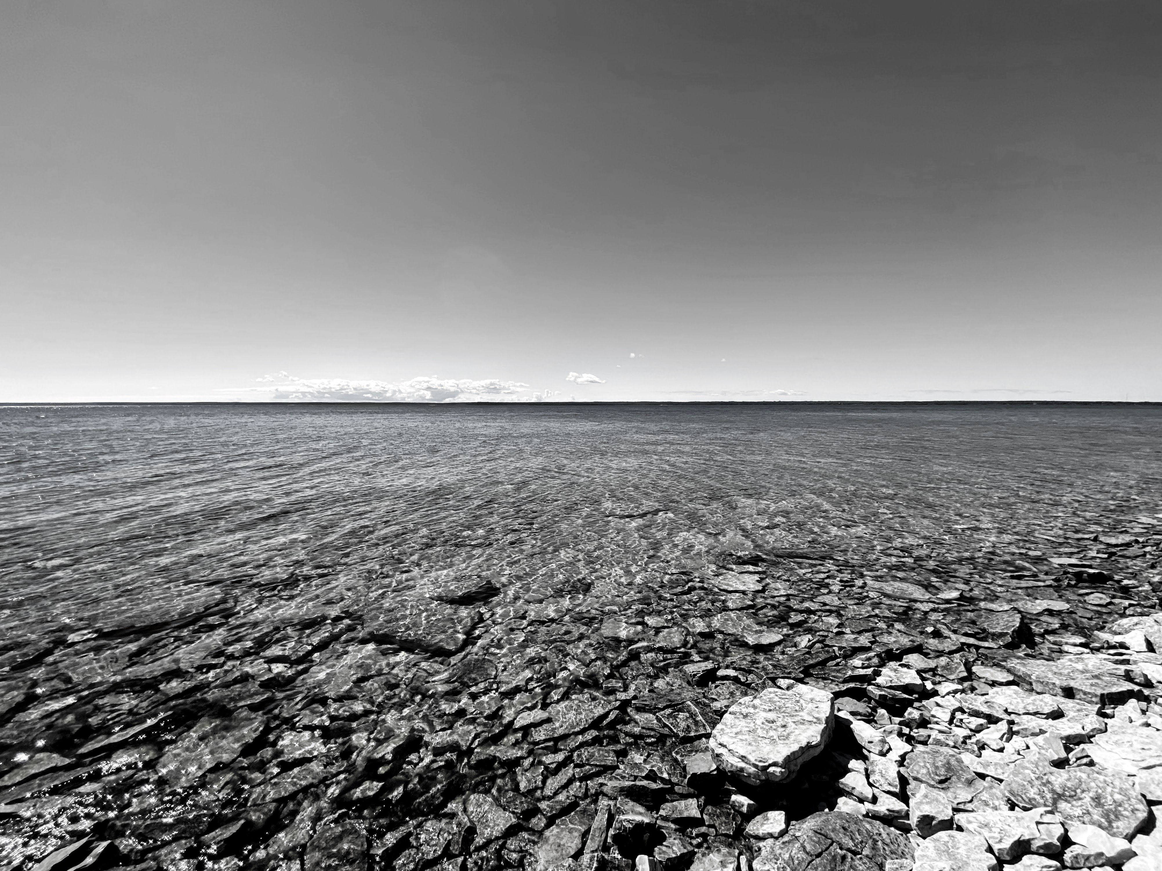 Serene Black and White Coastal Landscape · Free Stock Photo