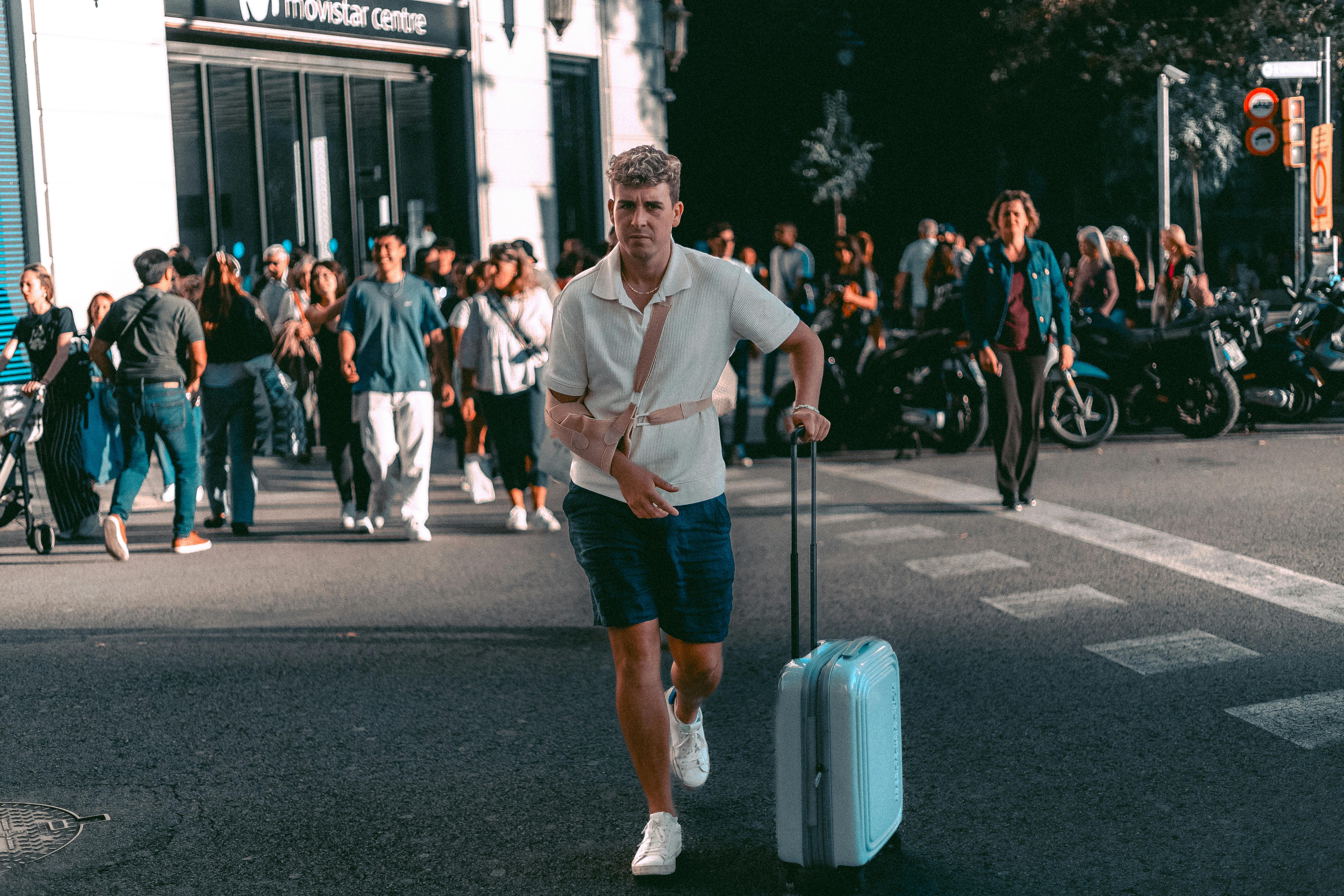 People Walking Outside Photos, Download The BEST Free People Walking ...