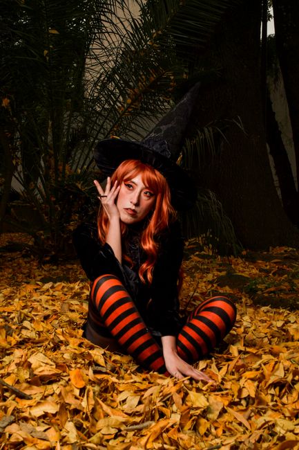 <b>Scorpio (23 Oktober - 21 November): Misterius dan Intens<b/></b> <b>Scorpio (23 Oktober - 21 November): Misterius dan Intens<b/></b>