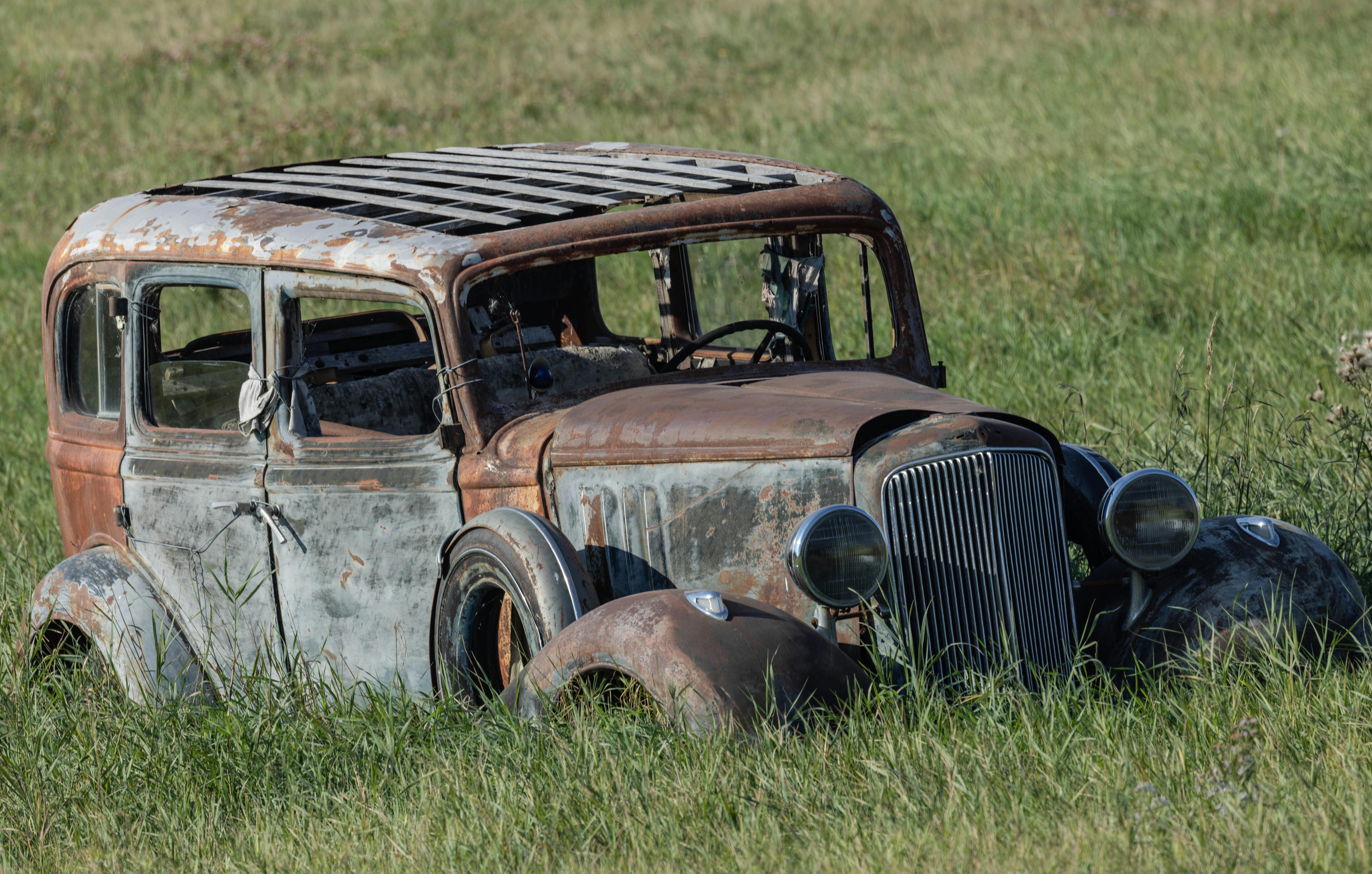 Top Automotive Innovations of the Past 100 Years – 1990s: On-board Diagnostics (OBD-II) — Photo by Barry Kwiatkowski on Pexel