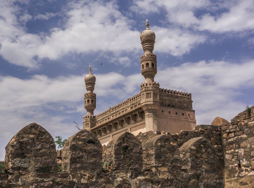 Leisure Trips – Best Tour Operator in Hyderabad for Family & Honeymoon Packages