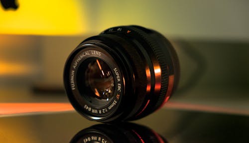 Siyah Kamera Lensi