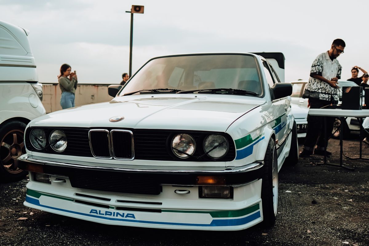 Cars and Coffee Cambridge