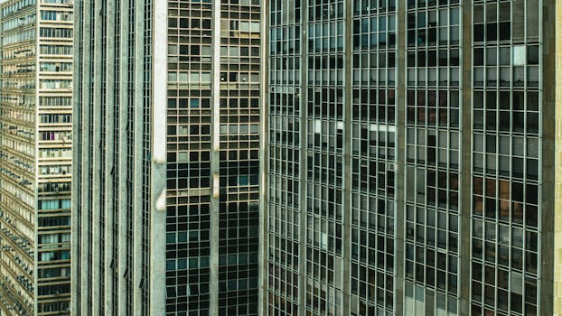 城市建筑的现代摩天大楼窗户细节尽显