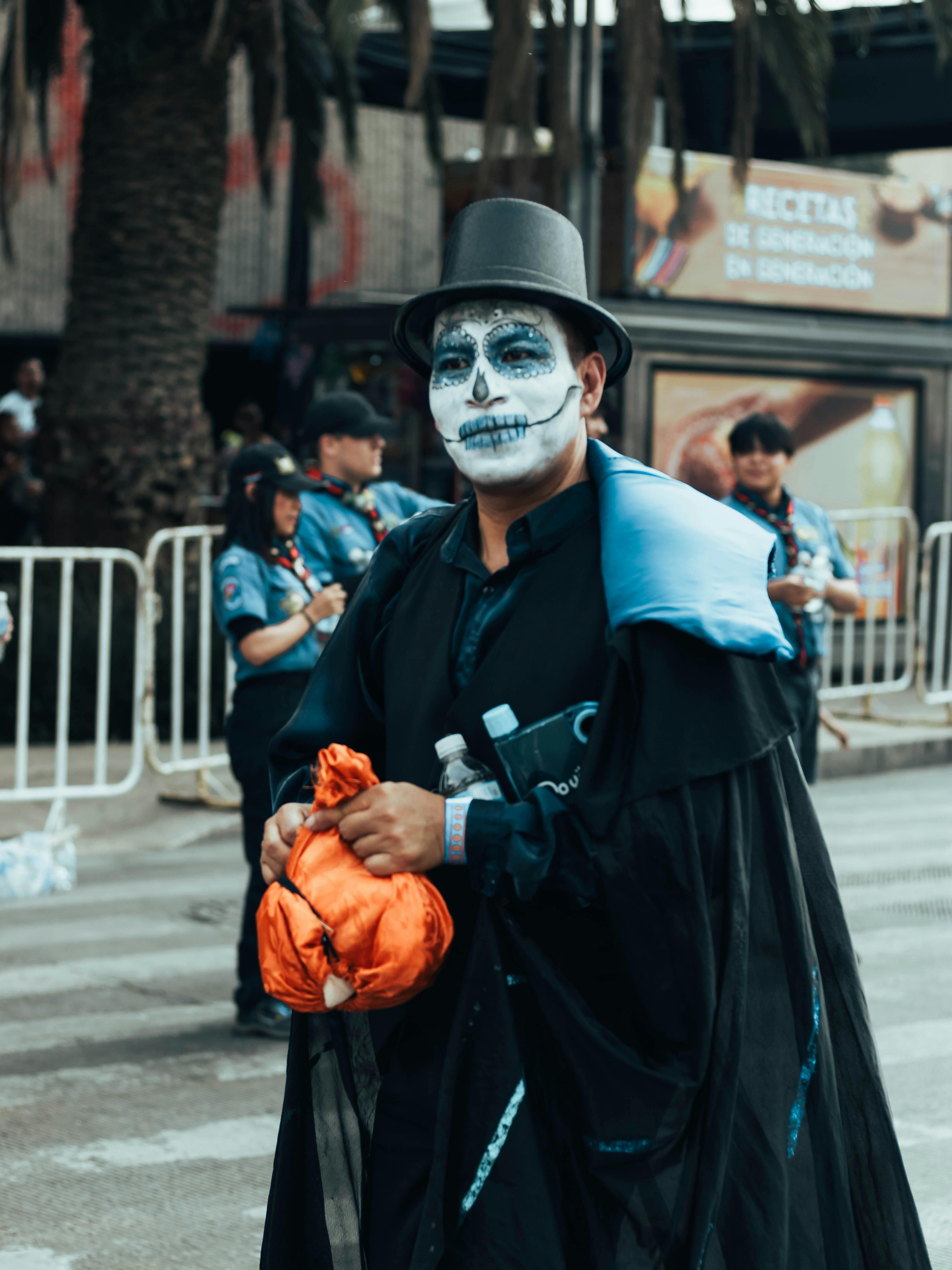 day of the dead parade participant in mexico city