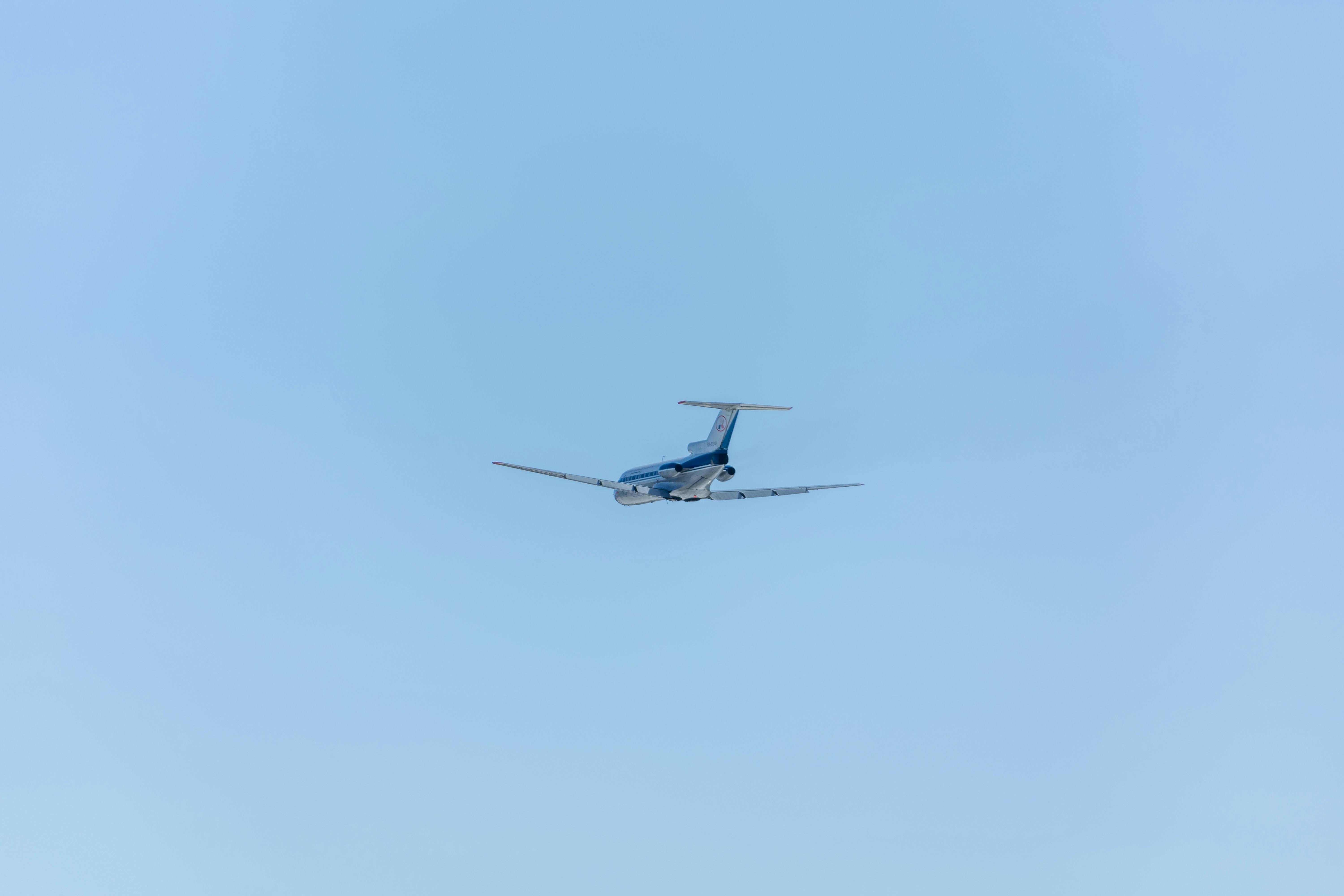 Joby Aviation’s electric air taxi set to revolutionize urban mobility — Photo by Sergei Starostin on Pexels