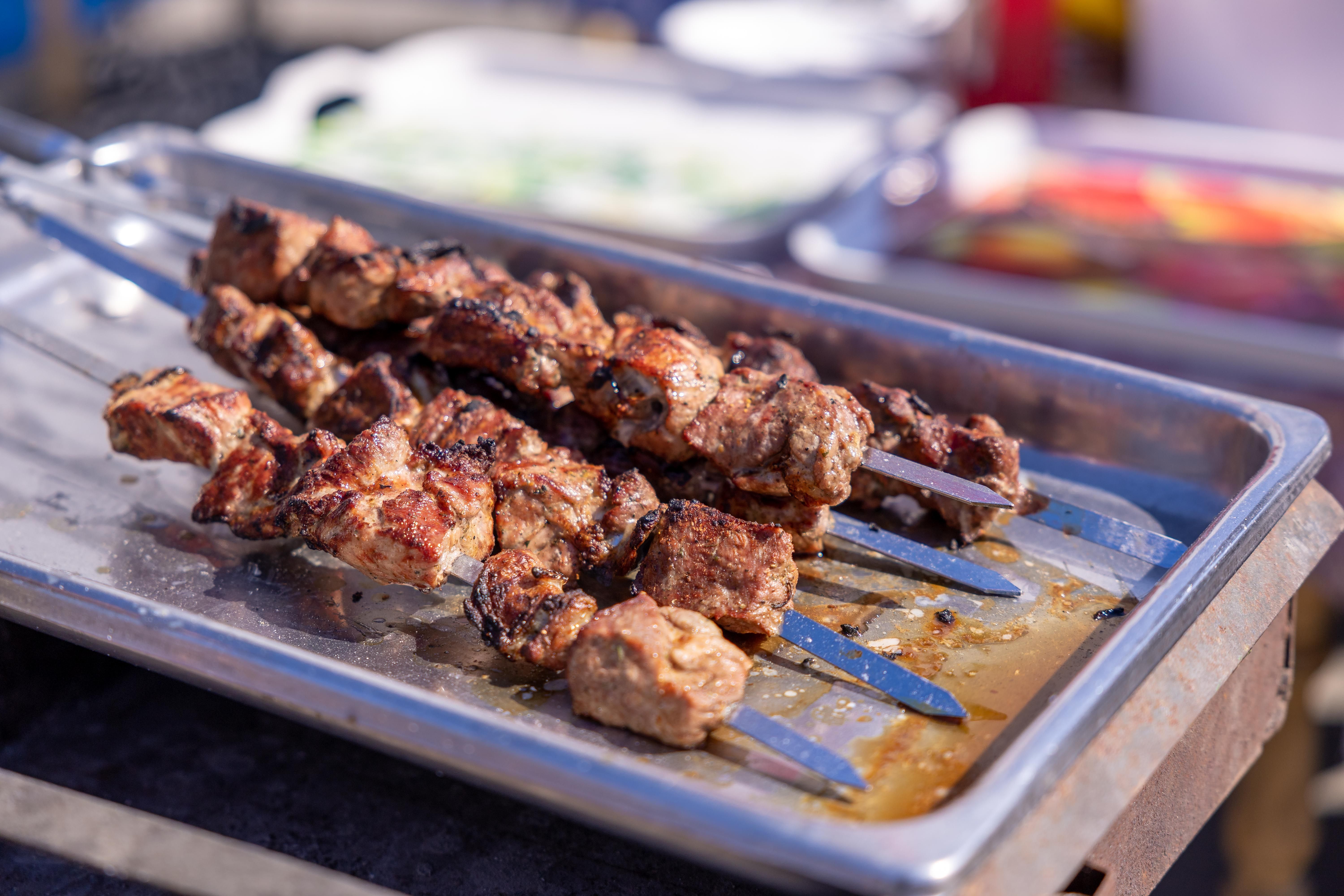 Lemon-Pepper Souvlaki with Roasted Vegetables