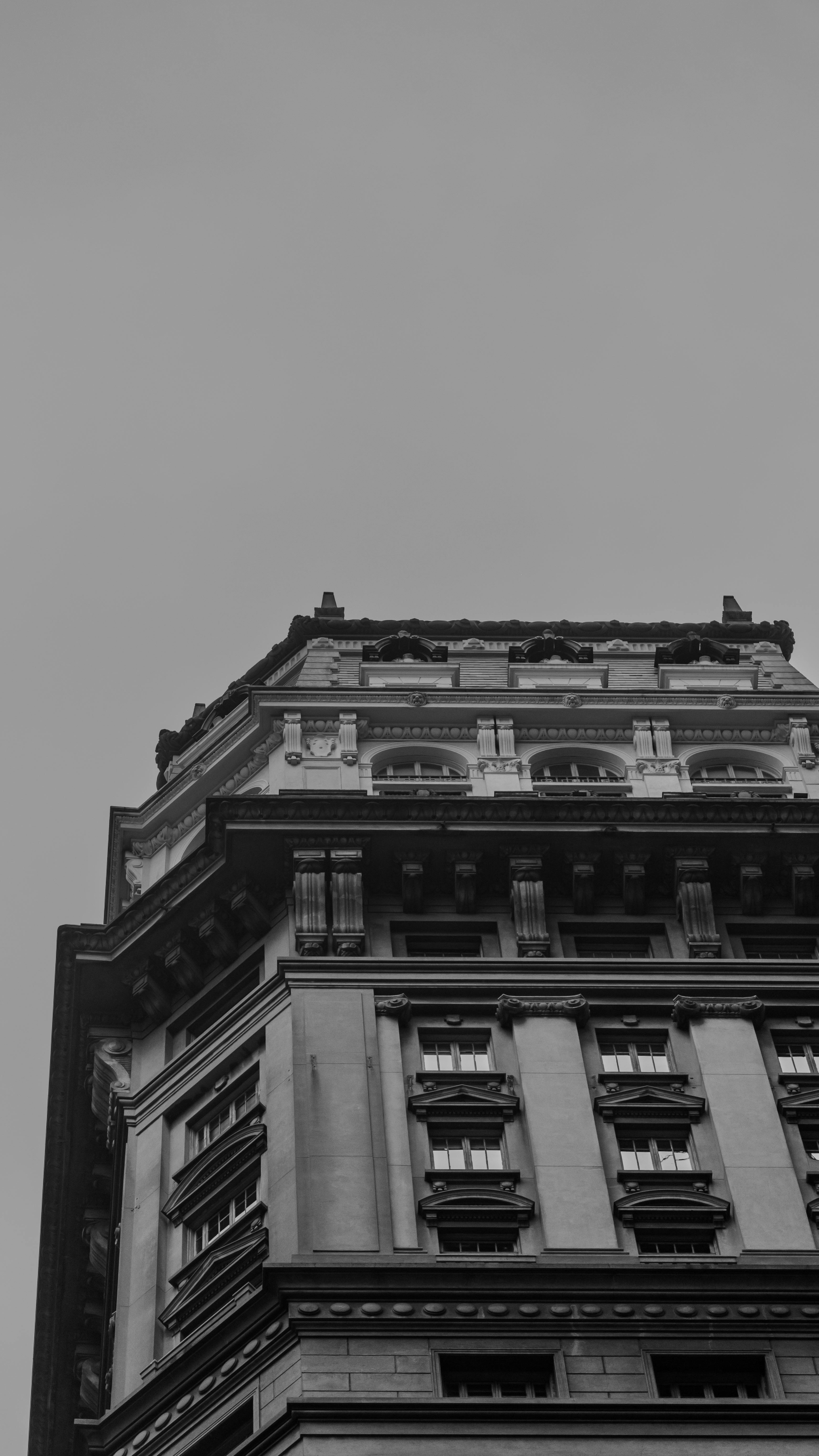 Bezpłatne Widok z góry na zabytkowy budynek w São Paulo, prezentujący klasyczną architekturę. Zdjęcie z galerii