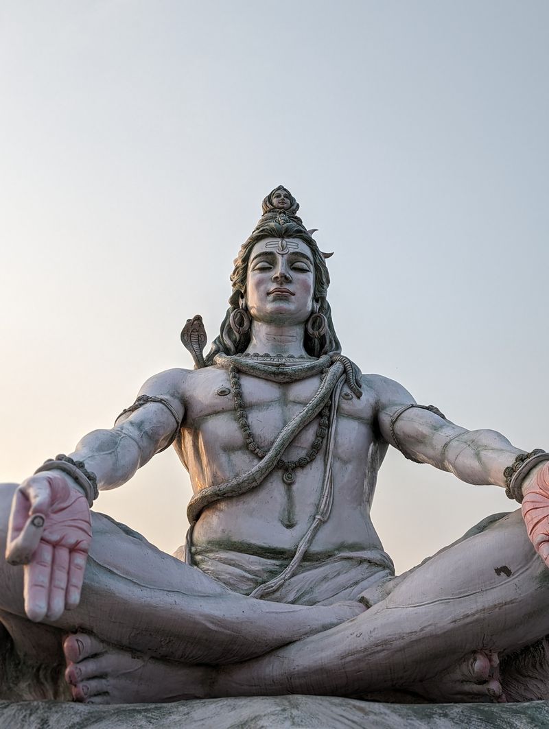 सोशल मीडिया फेम के पीछे के ग्रह — वैदिक ज्योतिष में प्रभावशाली सफलता योग