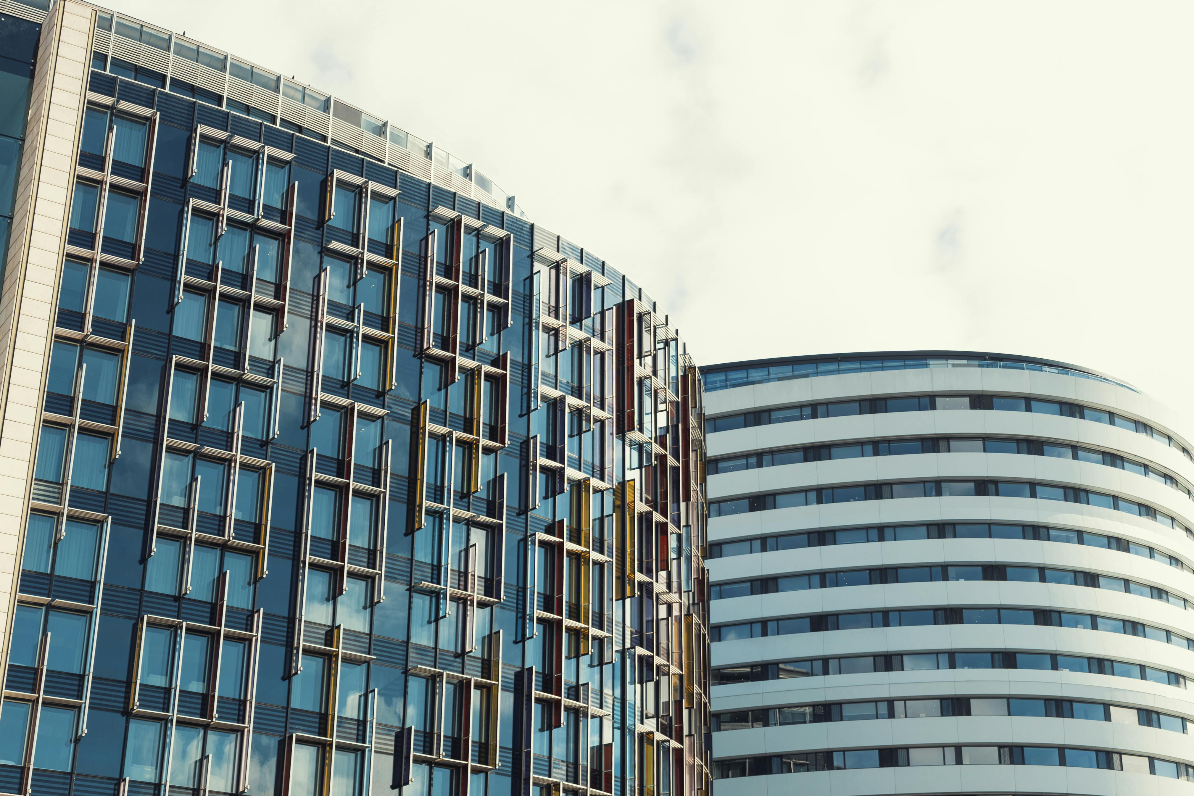 DLA Piper Adds Insurance Finance Partner Fettman in New York — Photo by Matheus Bertelli on Pexels