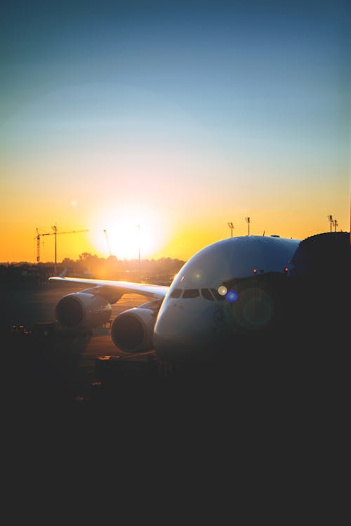 Foto profissional grátis de aeronave, aeronave de passageiros, aeroporto