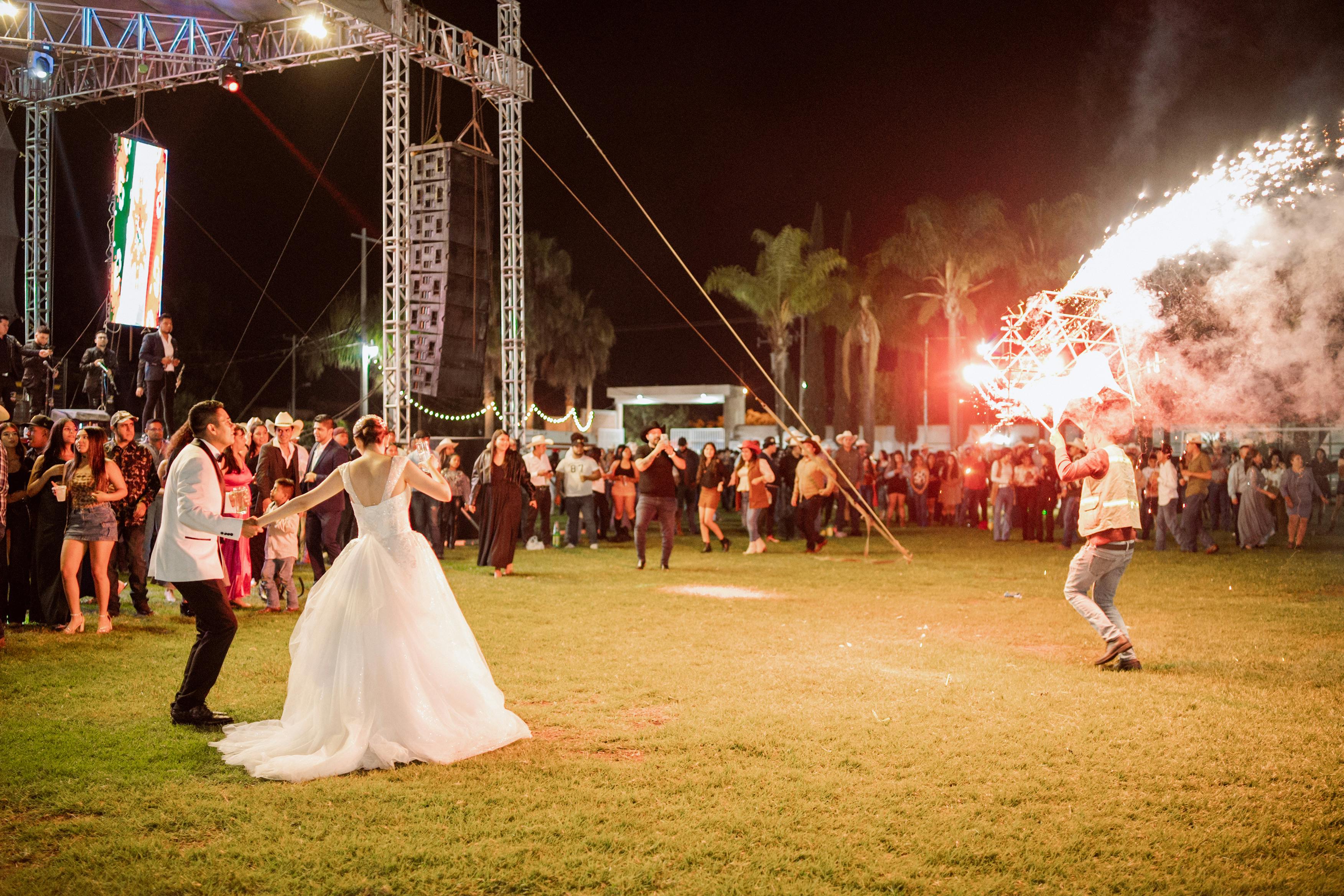 Fun Activities ⁢and Entertainment Options for a ⁣Memorable Celebration