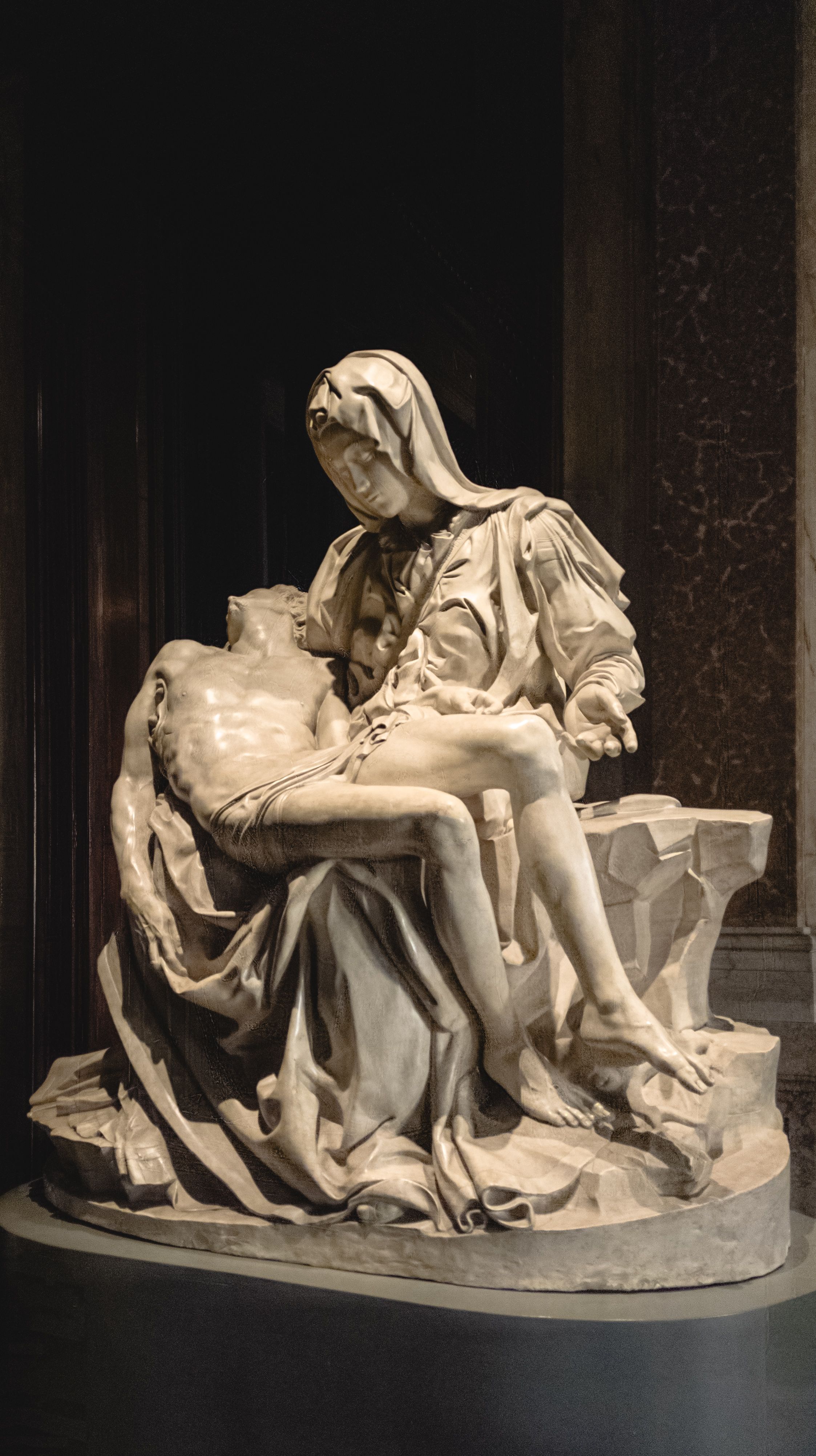 La Pietà de Michelangelo în Bazilica Sf. Petru