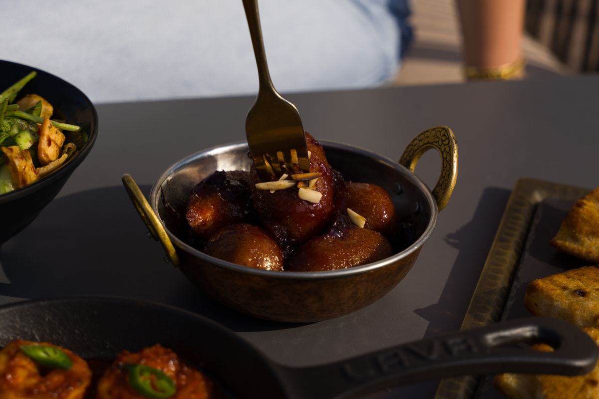 Gulab Jamun (1pcs / 2pcs)