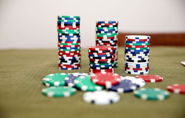 Online Casino: Spielautomaten und Live-Spiele im Überblick