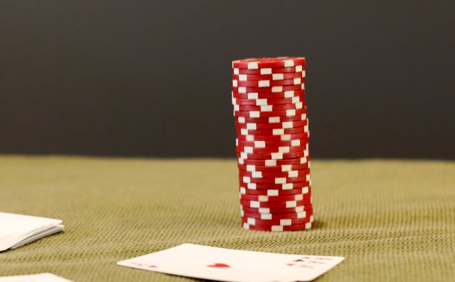 Online Casino: Spielautomaten und Live-Spiele im Überblick