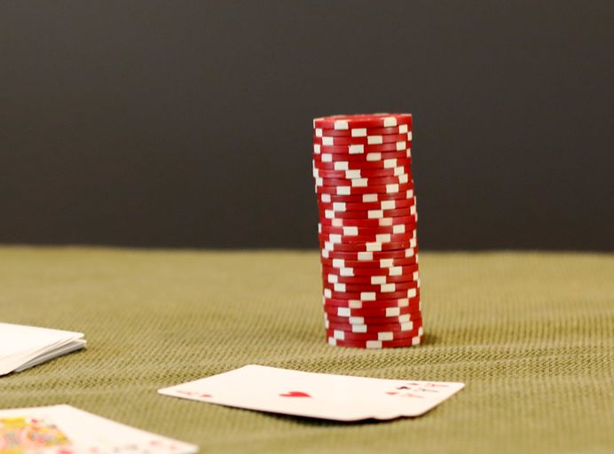 Online Casino: Spielautomaten und Live-Spiele im Überblick
