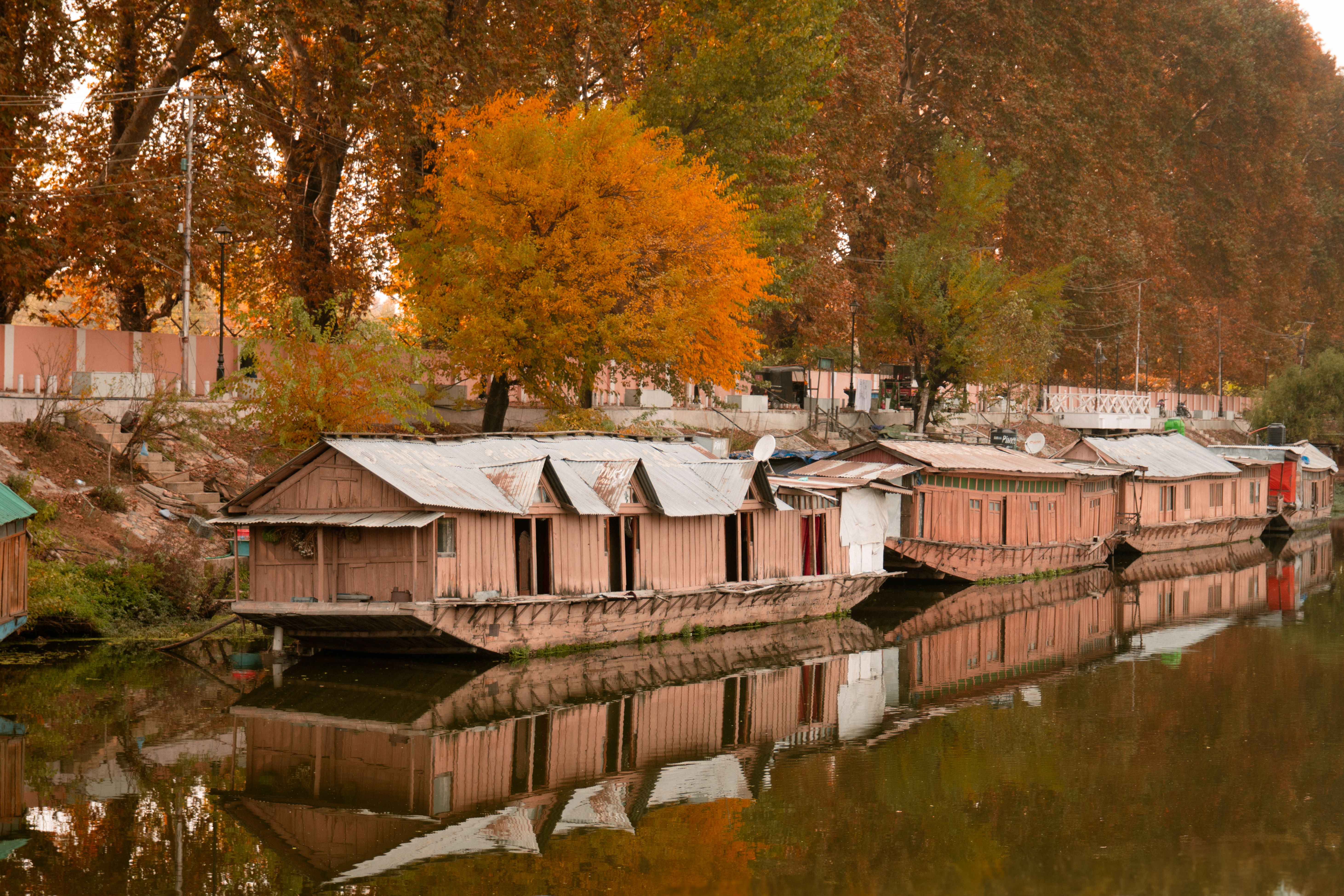 Houseboat stay