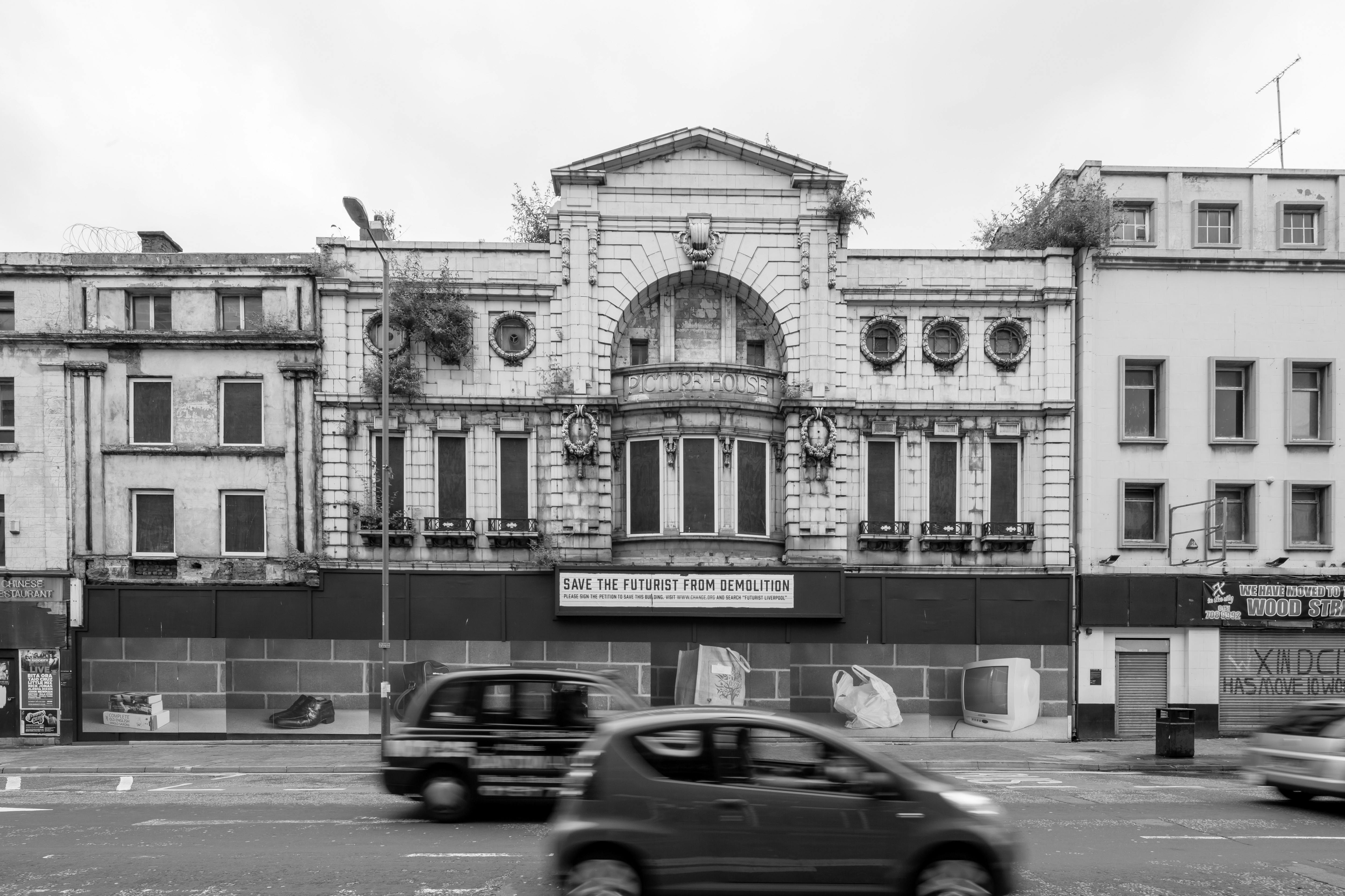 Kostenlos Historisches Futuristisches Gebäude In Der Urban Street Stock-Foto