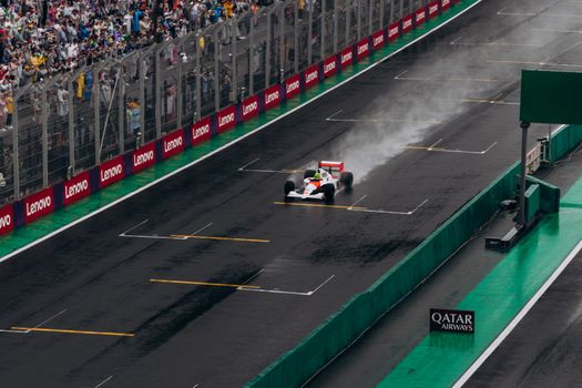 Hamilton takes pole for Silverstone sprint race