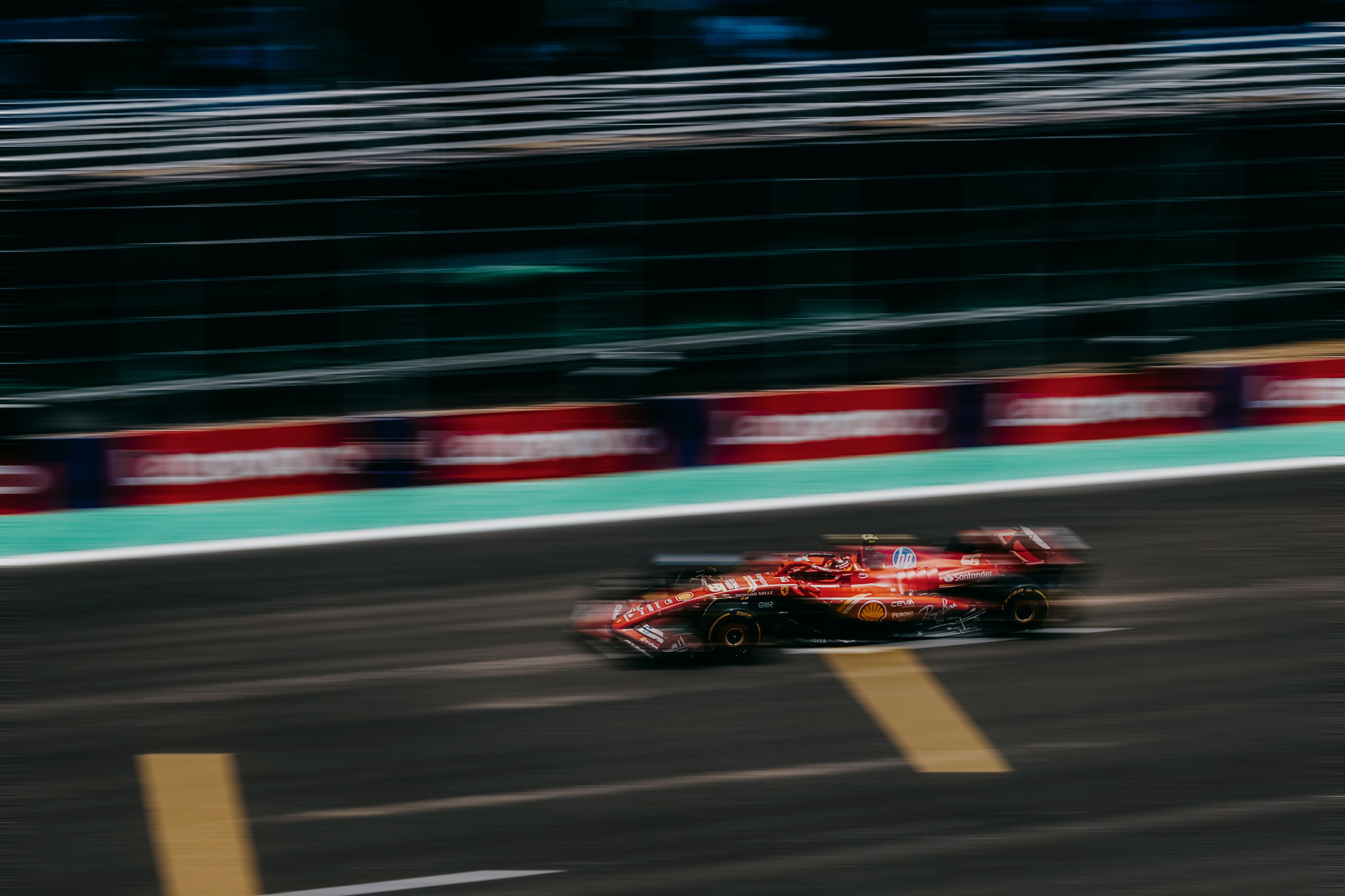 Hamilton vence o GP da Espanha e conquista a 1ª vitória pela Ferrari — a 106ª da carreira