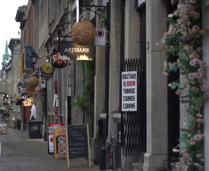 Old Montreal cobbled streets walk — Montreal