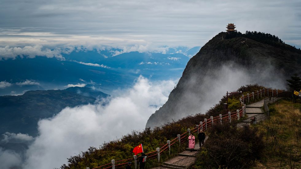 峨眉山秋色红叶山景