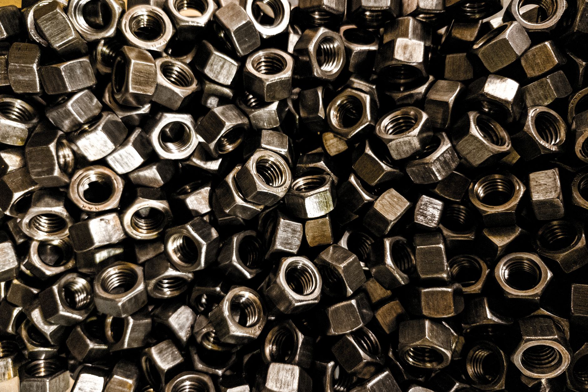 nuts high in iron, How much iron common portions actually deliver nuts high in iron, How much iron common portions actually deliver