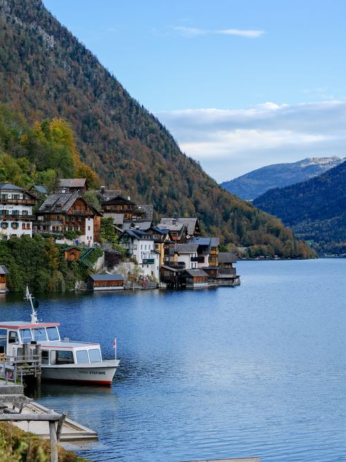 Free Discover the picturesque lakeside village of Hallstatt, Austria, a UNESCO World Heritage Site. Stock Photo