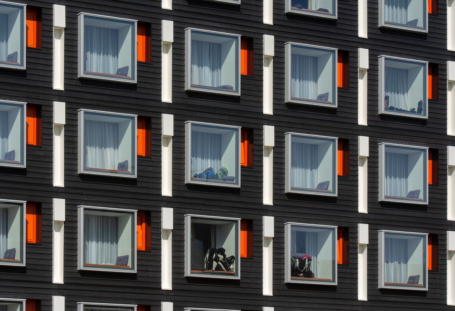 Broad Hinton — student move with boxes and a van